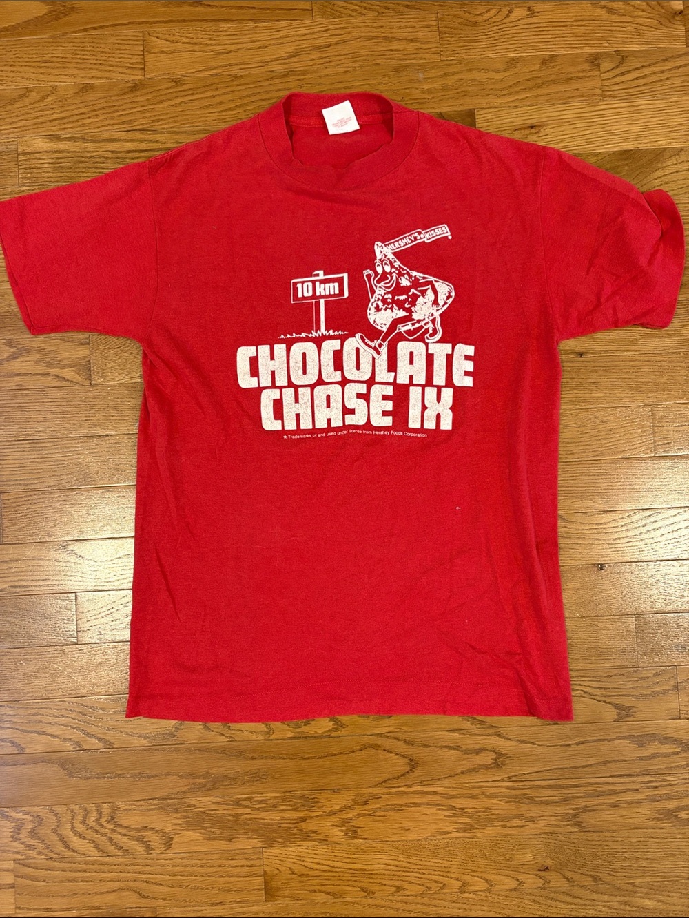 Red Vintage Single Stitched Hershey’s Chocolate Chase Race T-Shirt Size Large